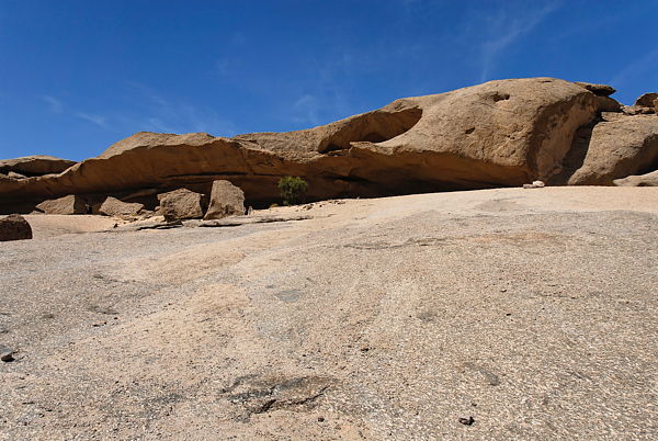 061123-104343-Namibiab_Web_x600